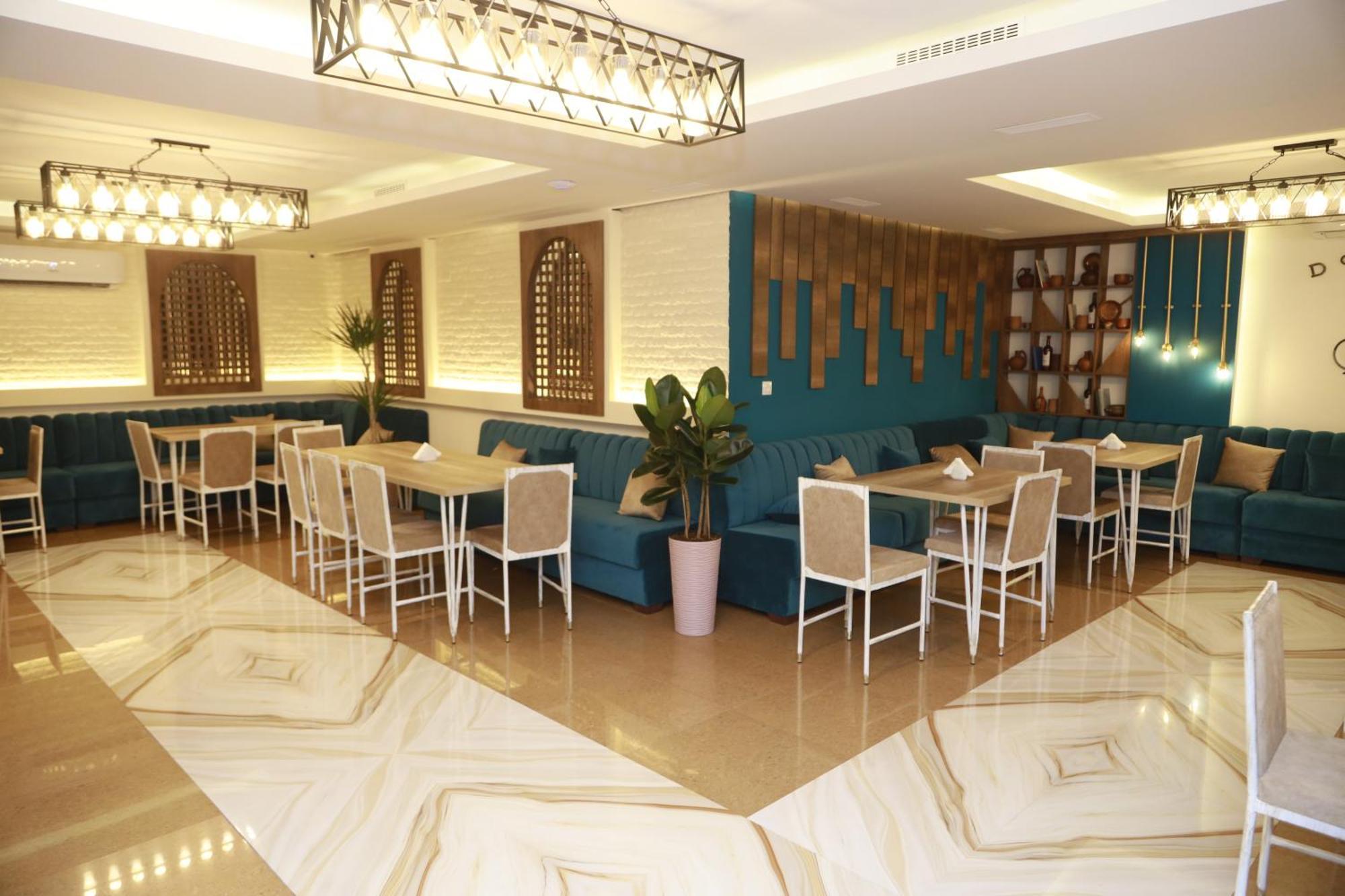 Delin Hotel And Tours Єреван Екстер'єр фото